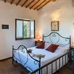 Borgo Gallinaio 32, Emma Villa *