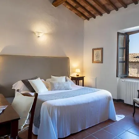 Borgo Gallinaio 32, Emma Villa Sienne