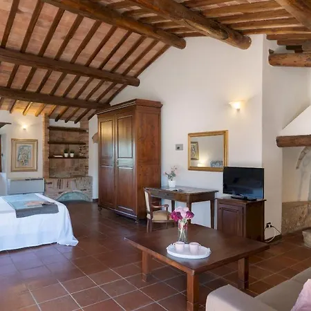 Borgo Gallinaio 32, Emma Villa